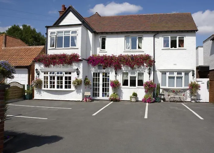 Guest house: Moonraker House